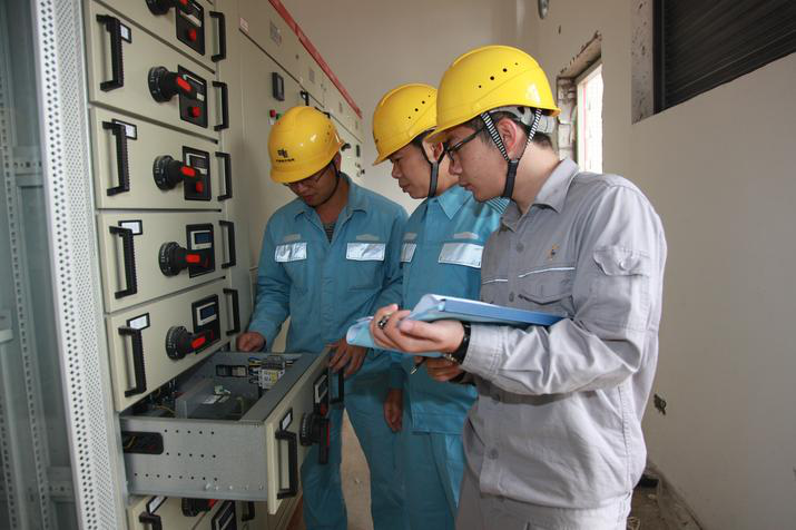 配電柜廠家驗(yàn)收中 配電柜廠家驗(yàn)收中